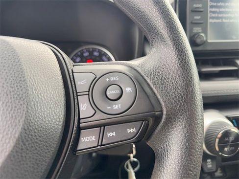 Used 2019 Toyota RAV4 LE image 16