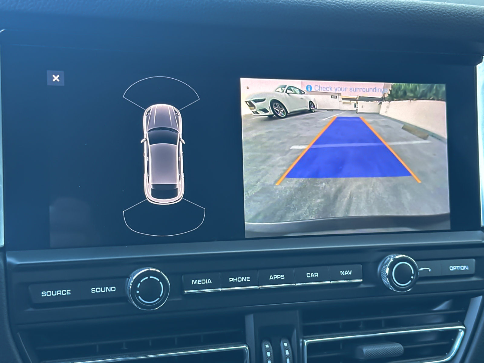 Certified 2020 Porsche Macan AWD/4WD image 15