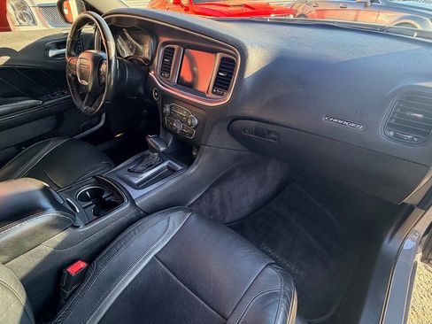 Used 2017 Dodge Charger R/T w/ Plus Group image 15