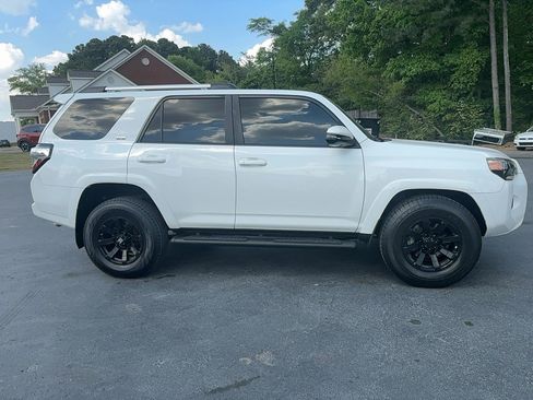 Used 2019 Toyota 4Runner SR5 Premium RWD image 7