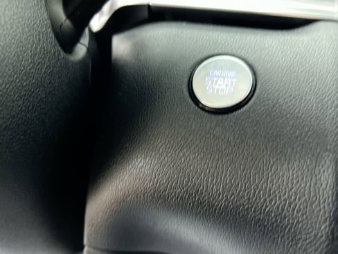 Used 2022 Kia Sorento S image 21