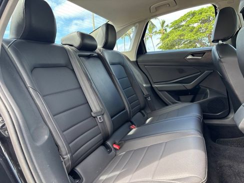 Used 2021 Volkswagen Jetta SE FWD image 11