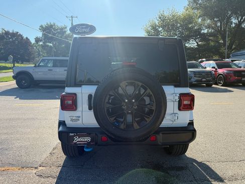 Used 2023 Jeep Wrangler Unlimited Sahara AWD/4WD image 6