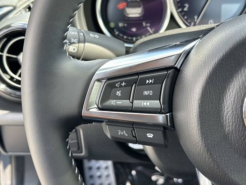 New 2026 MAZDA MX-5 Miata Club w/ Interior Package RWD image 19