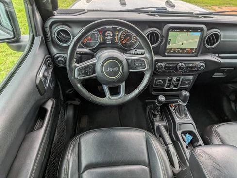 Used 2018 Jeep Wrangler Unlimited Sahara AWD/4WD image 12