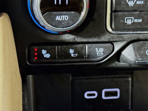 Used 2023 Chevrolet Tahoe Premier image 19