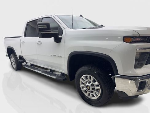 Used 2024 Chevrolet Silverado 2500 LT image 12