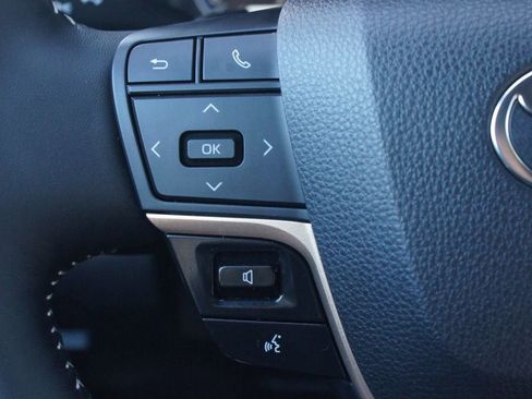 Used 2025 Toyota Crown Platinum image 10