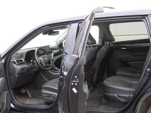 Used 2023 Toyota Highlander Platinum AWD/4WD image 14