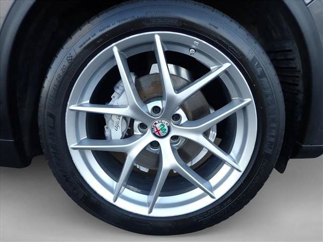 Used 2018 Alfa Romeo Stelvio Ti AWD/4WD image 7
