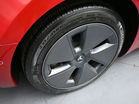 Used 2021 Tesla Model 3 Standard Range Plus image 13