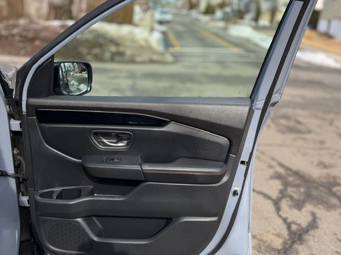 Used 2024 Honda Pilot TrailSport image 31