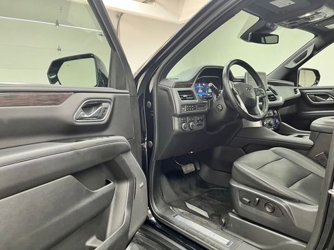 Used 2023 Chevrolet Tahoe Z71 w/ Luxury Package AWD/4WD image 18