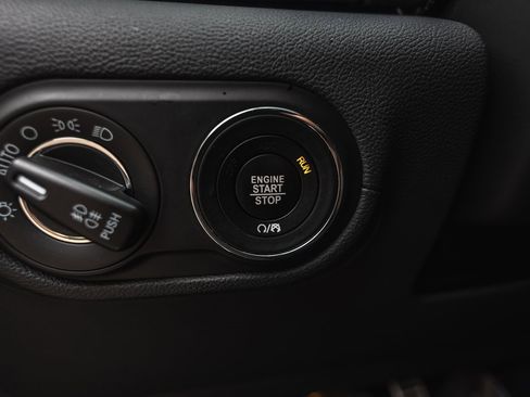 Used 2017 Maserati Levante S image 8