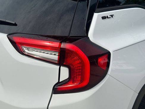 Used 2022 GMC Terrain SLT w/ Elevation Edition FWD image 25