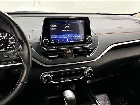 Used 2021 Nissan Altima 2.5 SR w/ SR Premium Package image 9