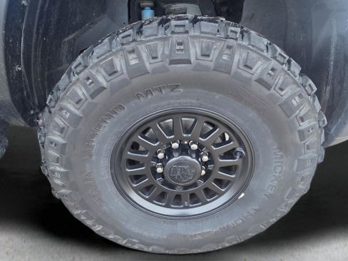 Used 2018 RAM 2500 Power Wagon w/ Leather & Luxury Group image 40