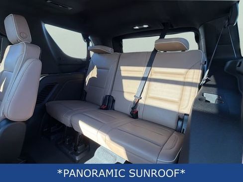 Used 2021 Chevrolet Tahoe Premier w/ Premium Package image 19