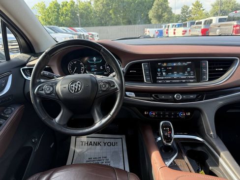 Used 2018 Buick Enclave Avenir w/ Avenir Technology Package AWD/4WD image 23