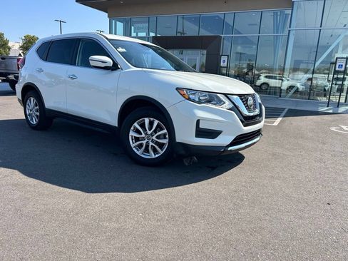 Used 2020 Nissan Rogue SV FWD image 3