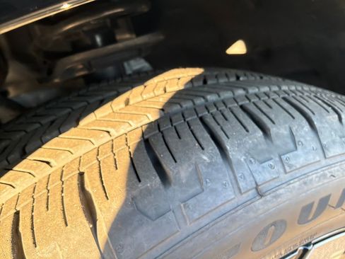 Used 2025 Lincoln Nautilus Reserve w/ Jet Appearance Package image 18