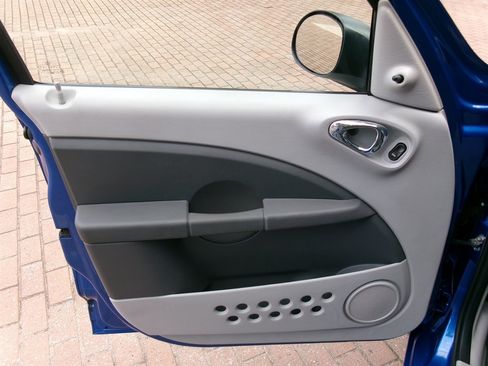 Used 2006 Chrysler PT Cruiser FWD image 10