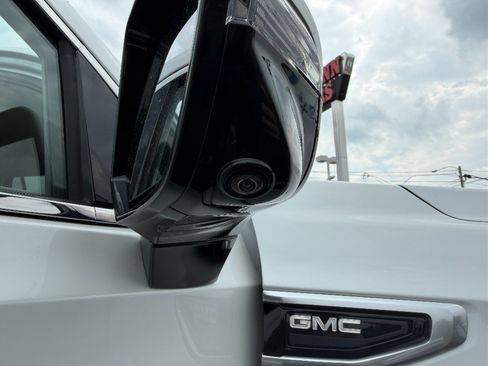 Used 2022 GMC Yukon Denali AWD/4WD image 25