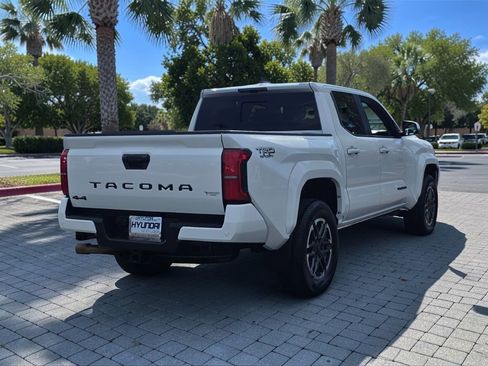 Used 2024 Toyota Tacoma TRD Sport w/ TRD Sport Upgrade Package image 5