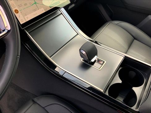 New 2026 Land Rover Range Rover Velar S image 8