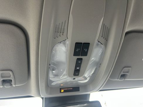 Used 2017 Chevrolet Equinox LT w/ Convenience Package image 24