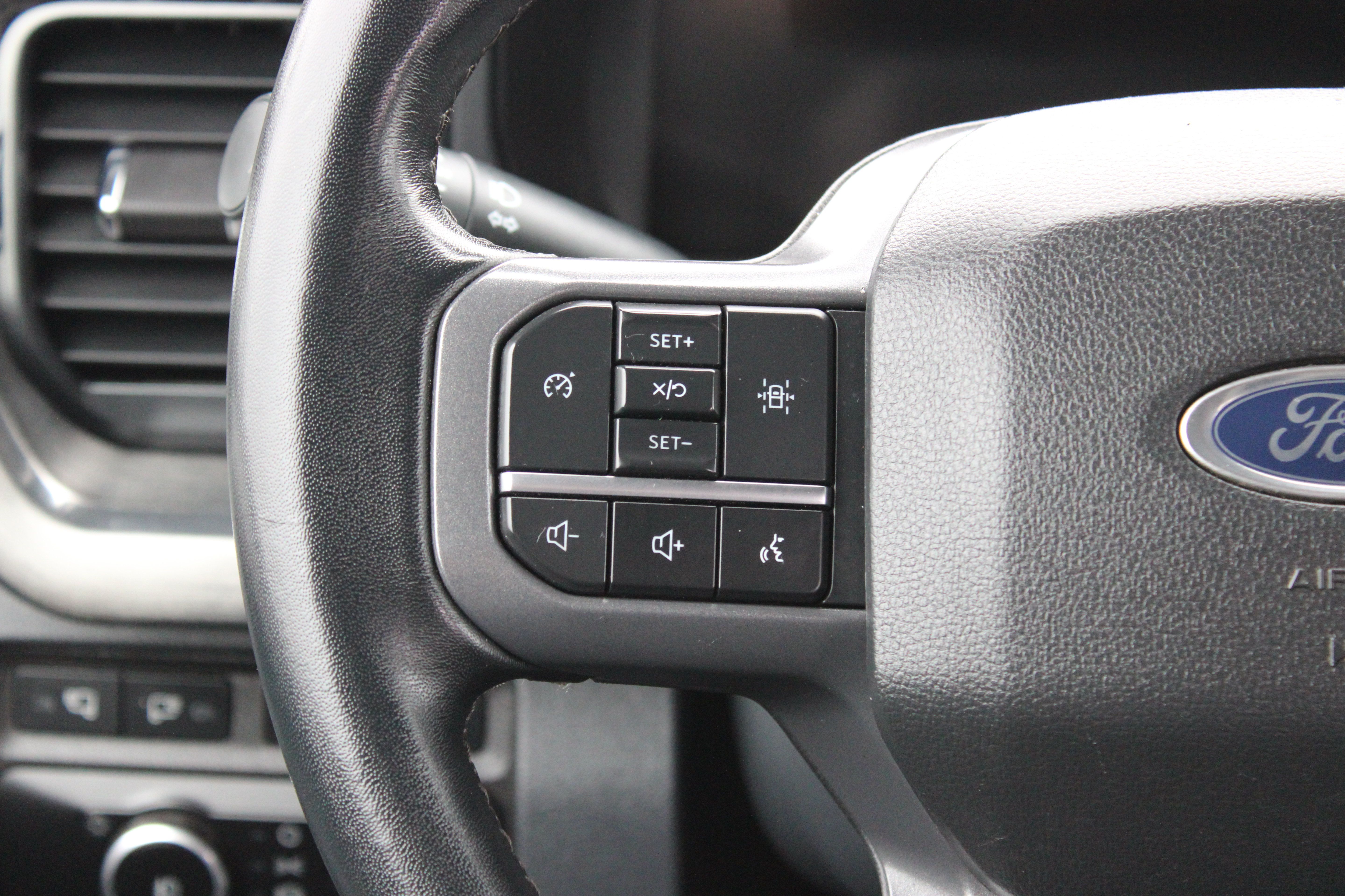 Used 2024 Ford F450 Lariat AWD/4WD image 22