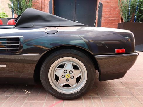 Used 1989 Ferrari Mondial T Cabriolet RWD image 21