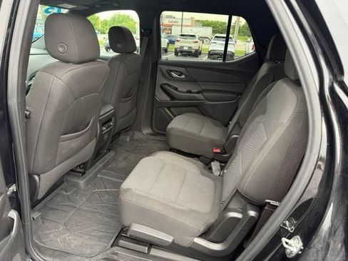 Used 2023 Chevrolet Traverse LT FWD image 8