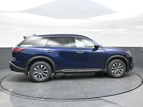 Used 2025 INFINITI QX60 Pure image 3