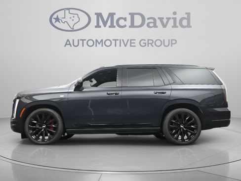Used 2026 Cadillac Escalade Platinum Sport w/ LPO, ONYX Package AWD/4WD image 27