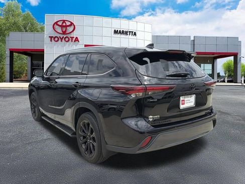 Used 2025 Toyota Highlander Limited FWD image 30