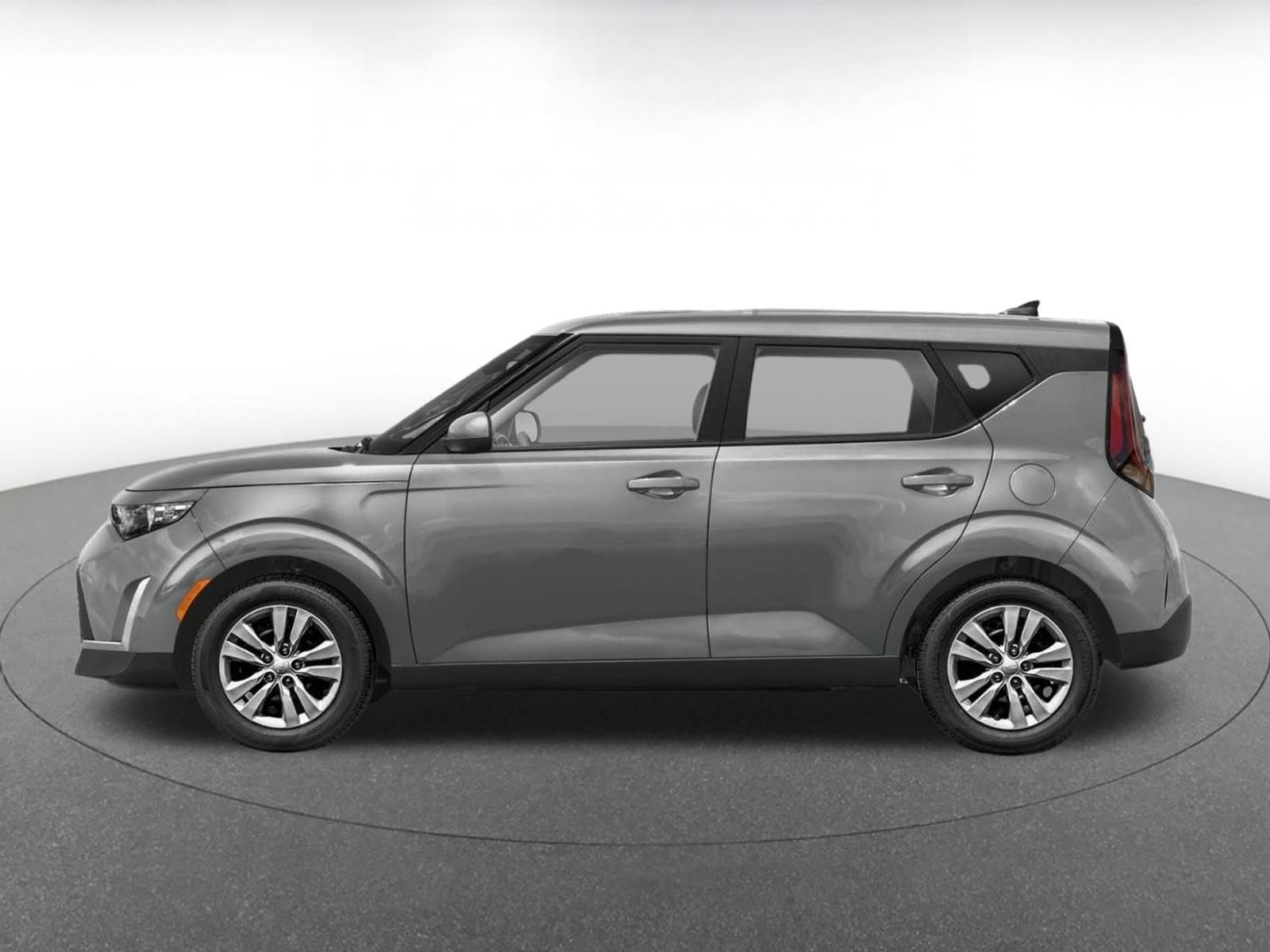 Used 2025 Kia Soul LX w/ LX Technology Package FWD image 4