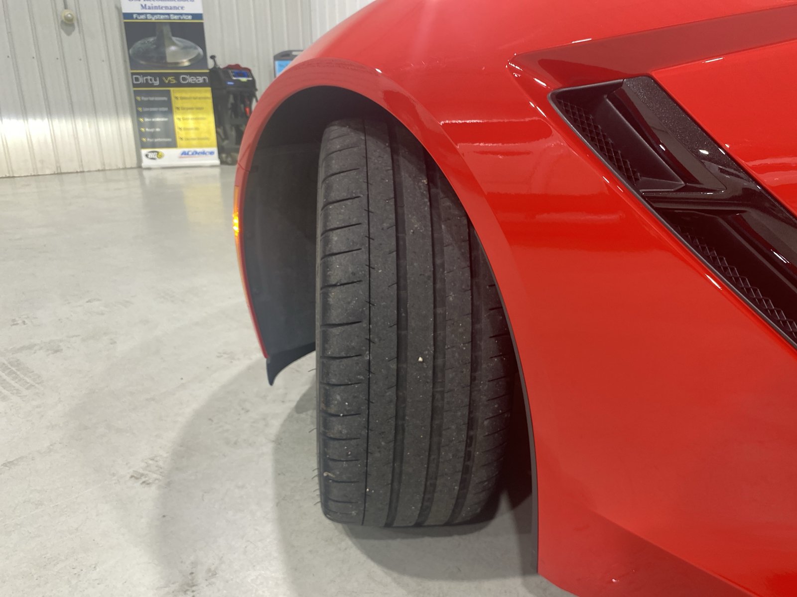 Used 2017 Chevrolet Corvette Stingray Convertible RWD image 10