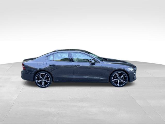 Certified 2023 Volvo S60 B5 Plus w/ Climate Package AWD/4WD image 9