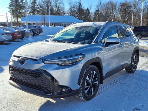 Used 2023 Toyota Corolla Cross XSE w/ Convenience Package image 3