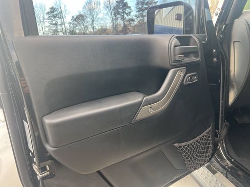 Used 2017 Jeep Wrangler Unlimited Sport w/ Quick Order Package 24S AWD/4WD image 7