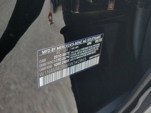 Certified 2024 Mercedes-Benz GLB 250 image 32