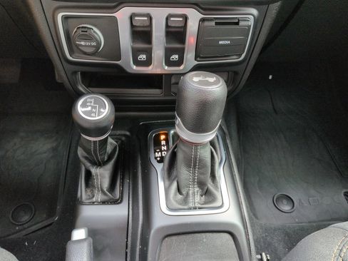 Used 2024 Jeep Wrangler Sport AWD/4WD image 18