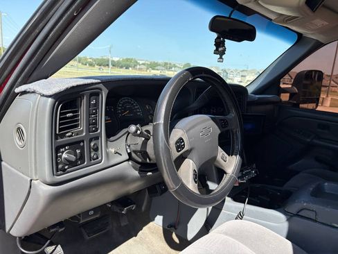 Used 2007 Chevrolet Silverado 2500 LT w/ Heavy-Duty Power Package AWD/4WD image 13