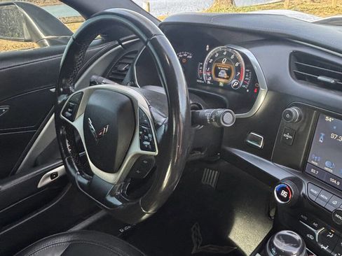 Used 2017 Chevrolet Corvette Stingray Coupe w/ 1LT image 8