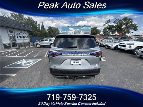 Used 2022 Toyota Sienna LE AWD/4WD image 6