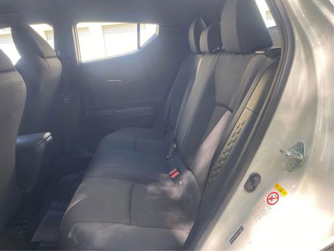 Used 2019 Toyota C-HR XLE FWD image 10