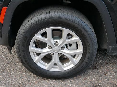 Used 2023 Jeep Grand Cherokee Limited AWD/4WD image 8