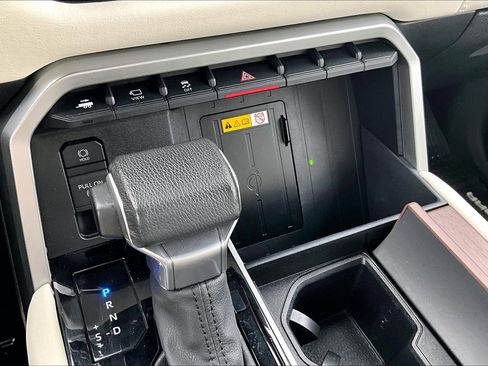 Used 2024 Toyota Tundra Capstone AWD/4WD image 32