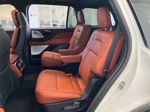 New 2026 Lincoln Aviator Reserve AWD/4WD image 9